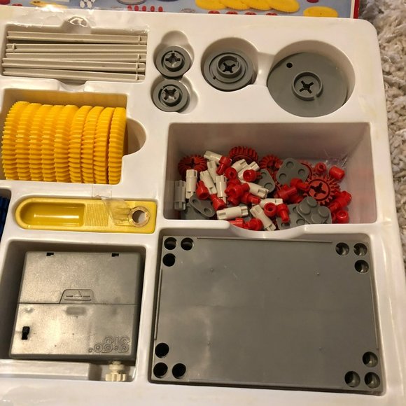 Vtg 1992 NSI Gears in Motion Motorized Building Set, Incomplete - Picture 2 of 5